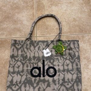 ALO Yoga Tote with Turtle chain